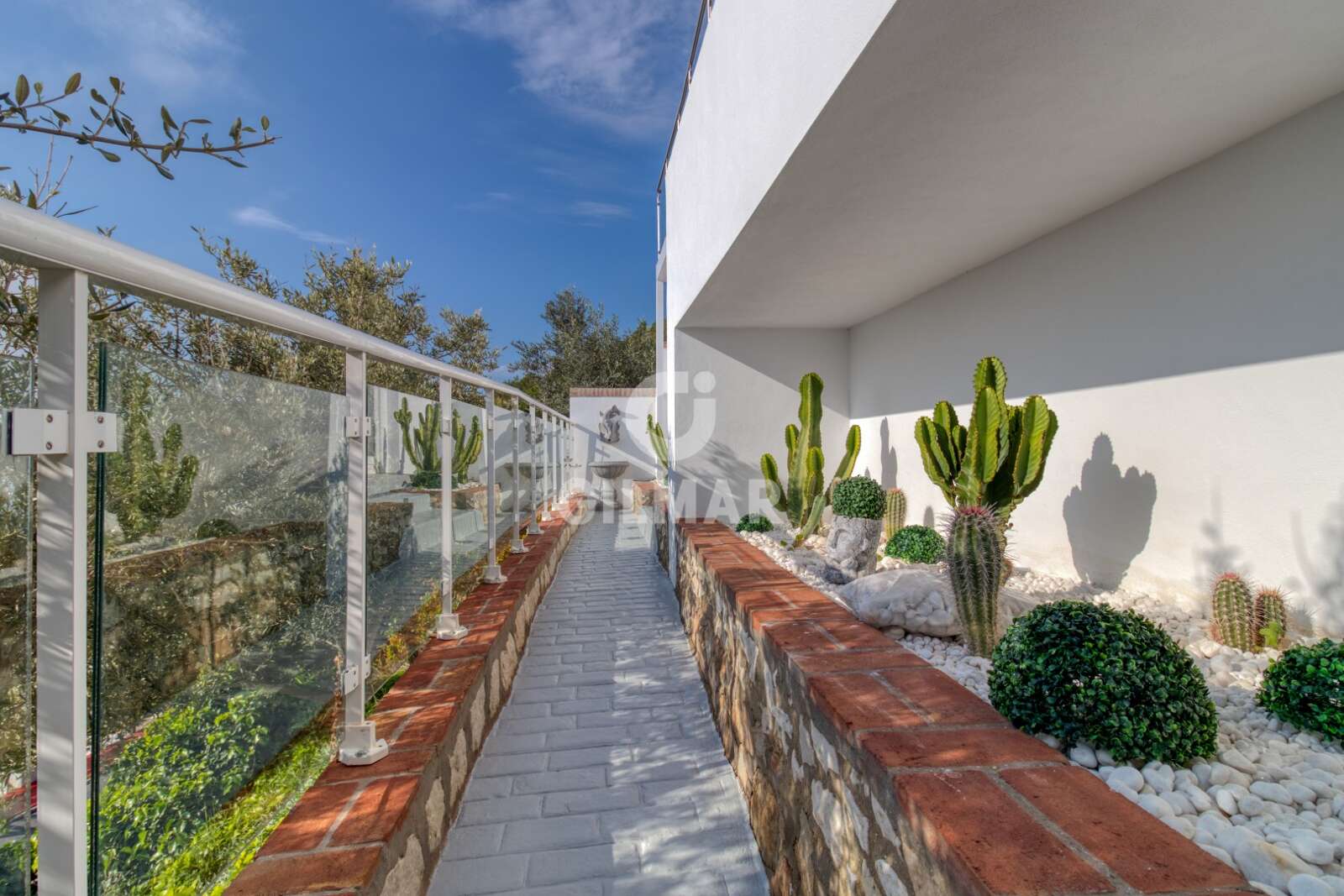 Property slider Gilmar