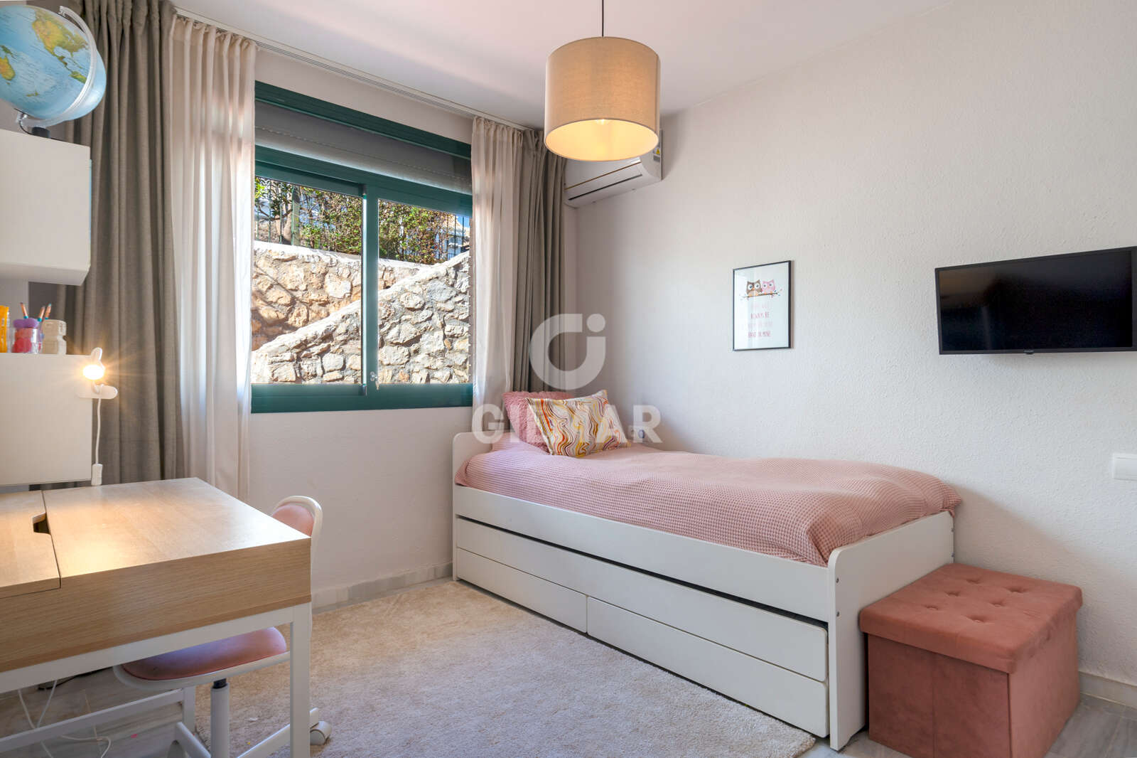 Property slider Gilmar