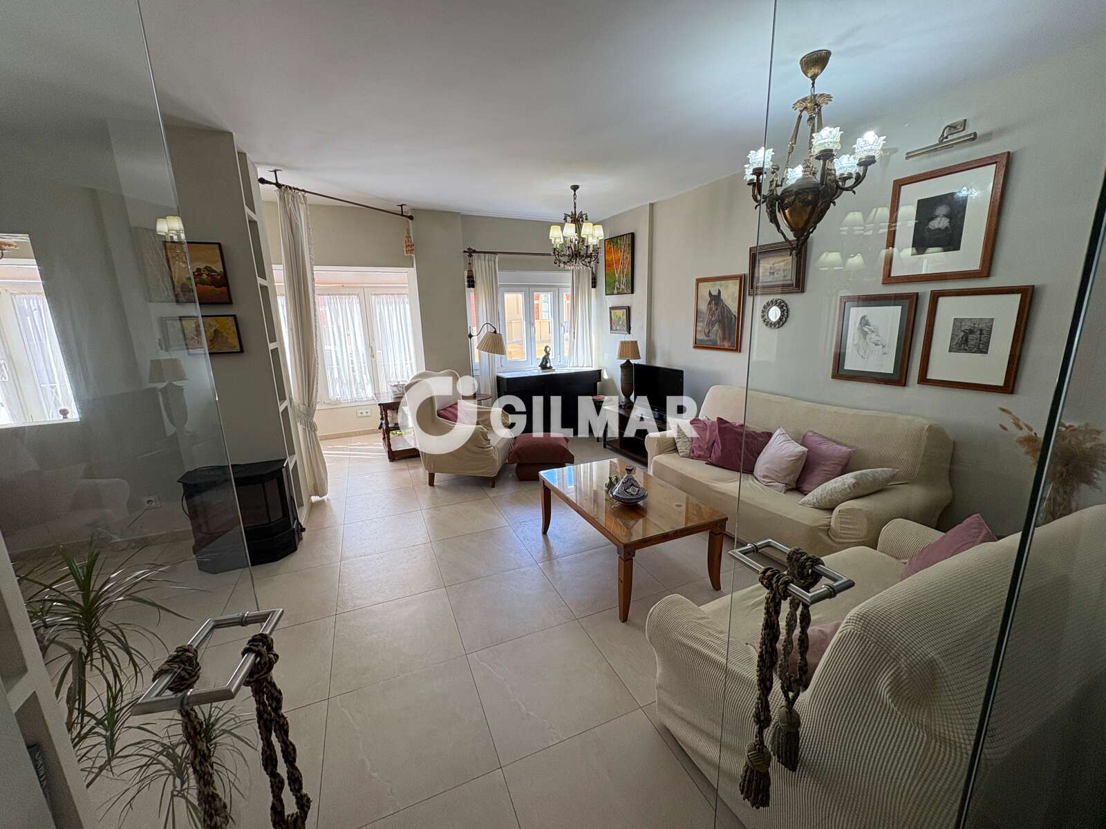 Property slider Gilmar