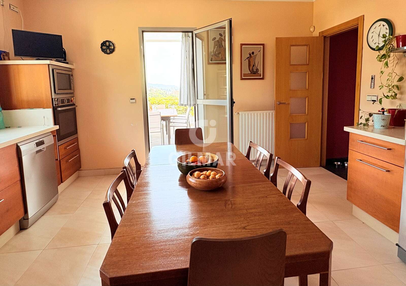 Property slider Gilmar