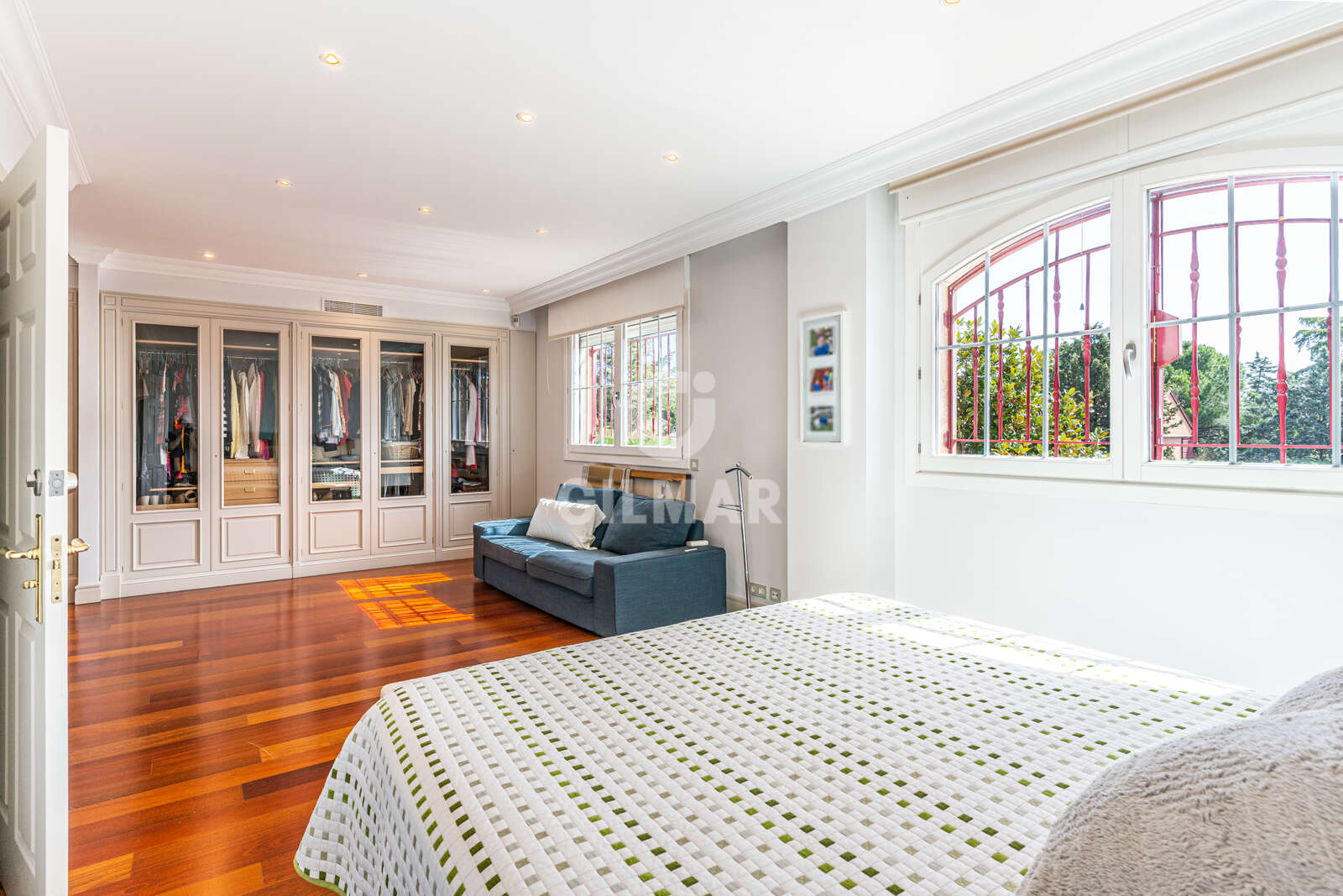 Property slider Gilmar