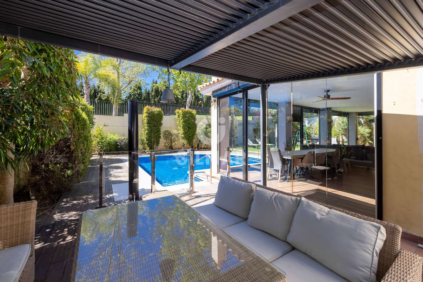 Property slider Gilmar