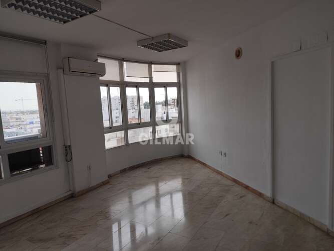 Oficina en alquiler en Los Remedios – Sevilla | Gilmar Consulting