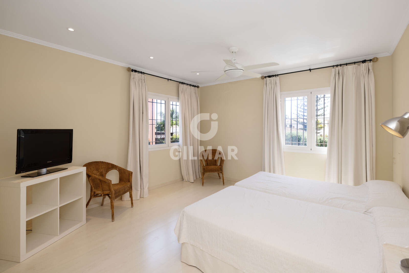 Property slider Gilmar