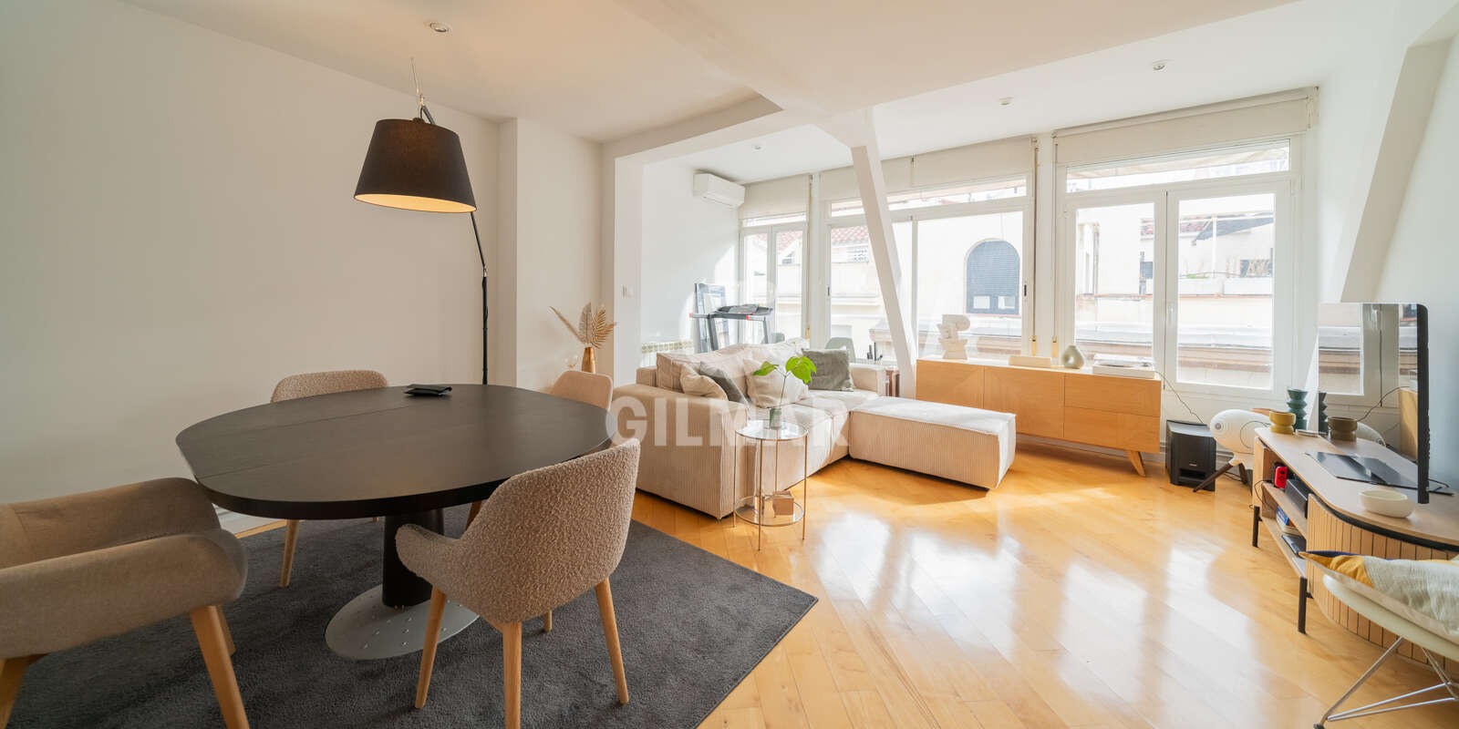 Property slider Gilmar