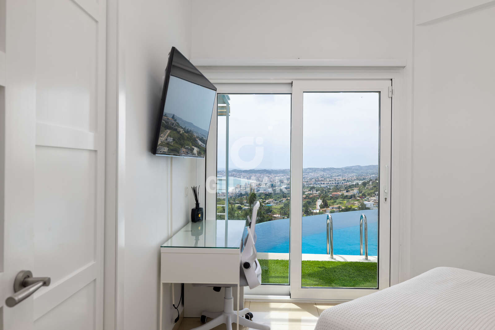 Property slider Gilmar
