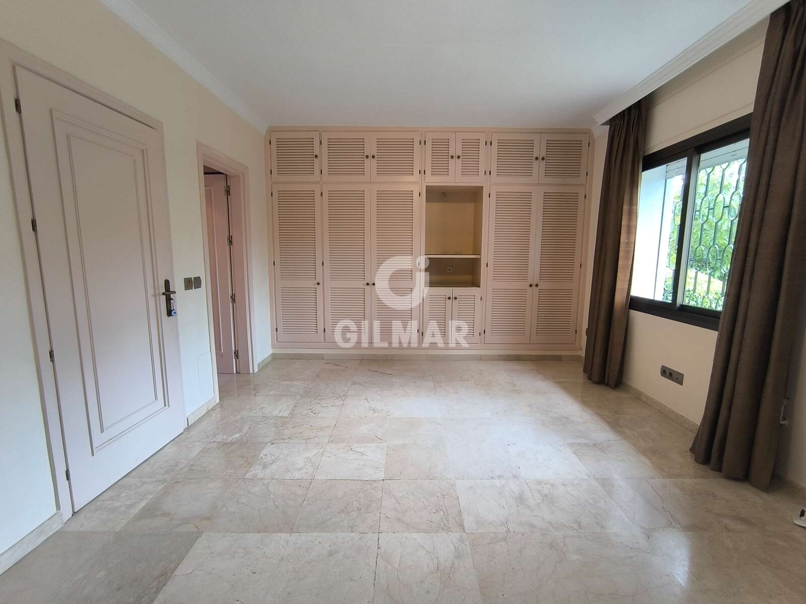 Property slider Gilmar