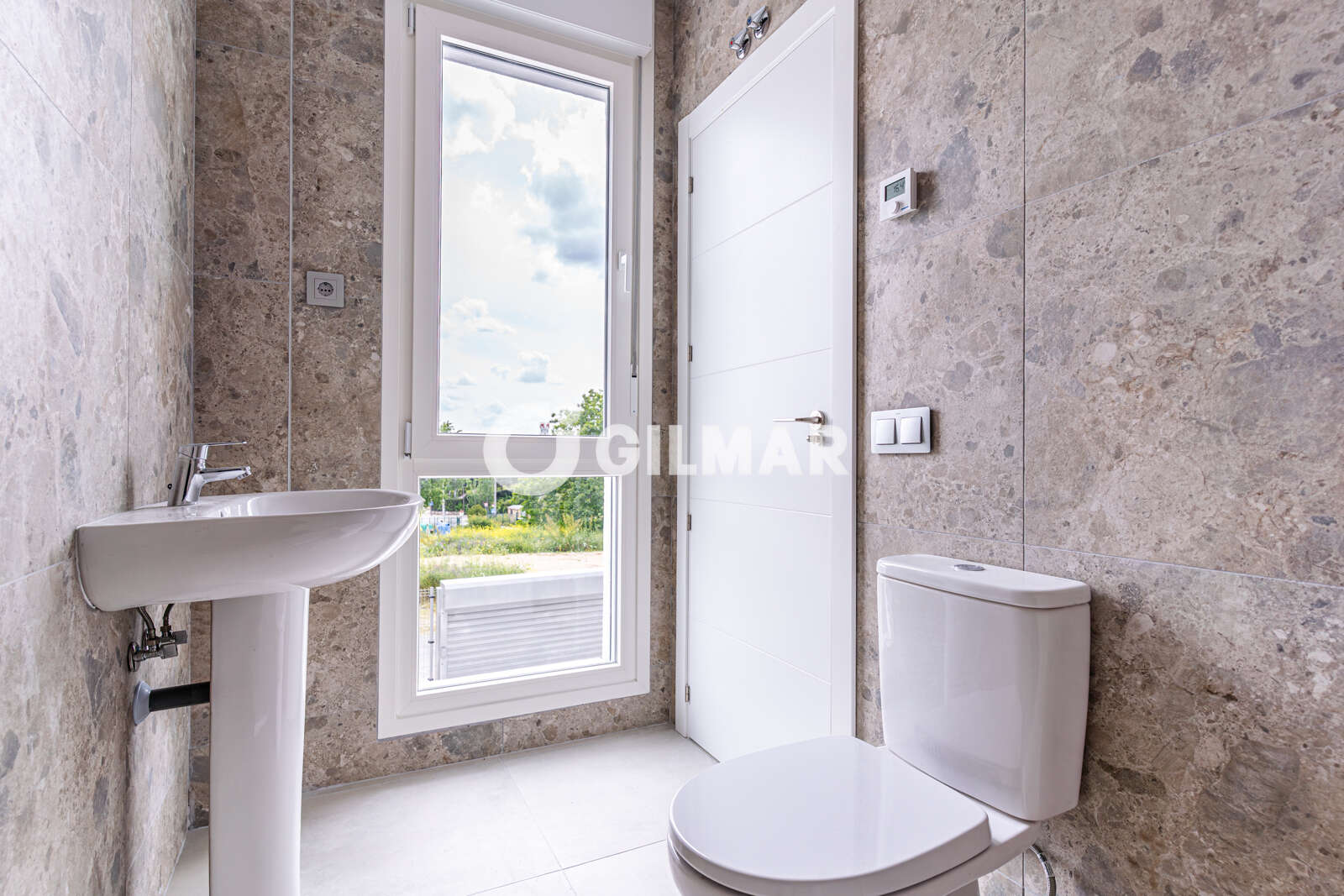 Property slider Gilmar