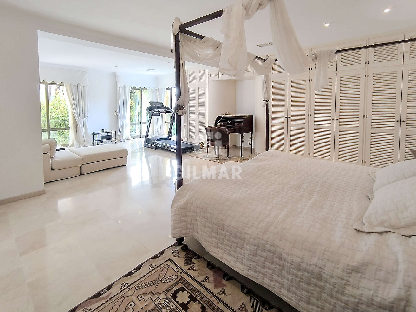 Property slider Gilmar