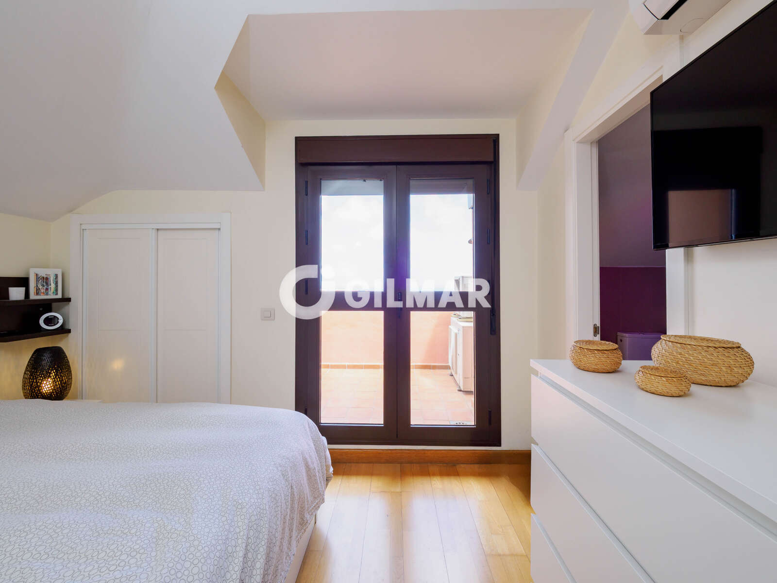Property slider Gilmar