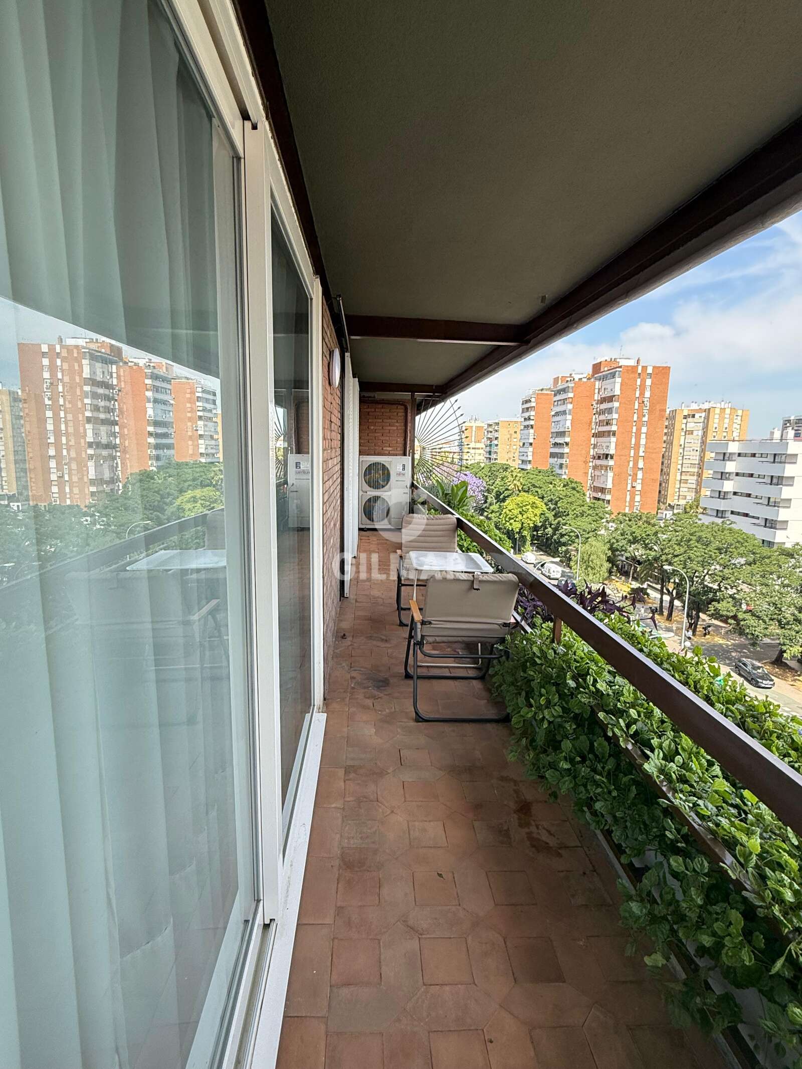 Property slider Gilmar