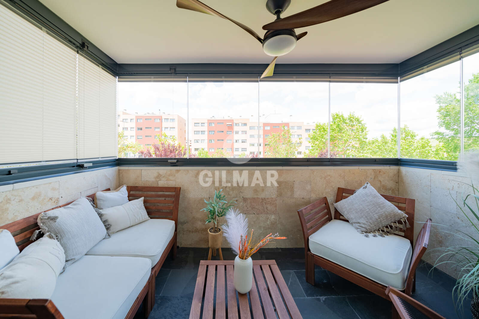 Property slider Gilmar