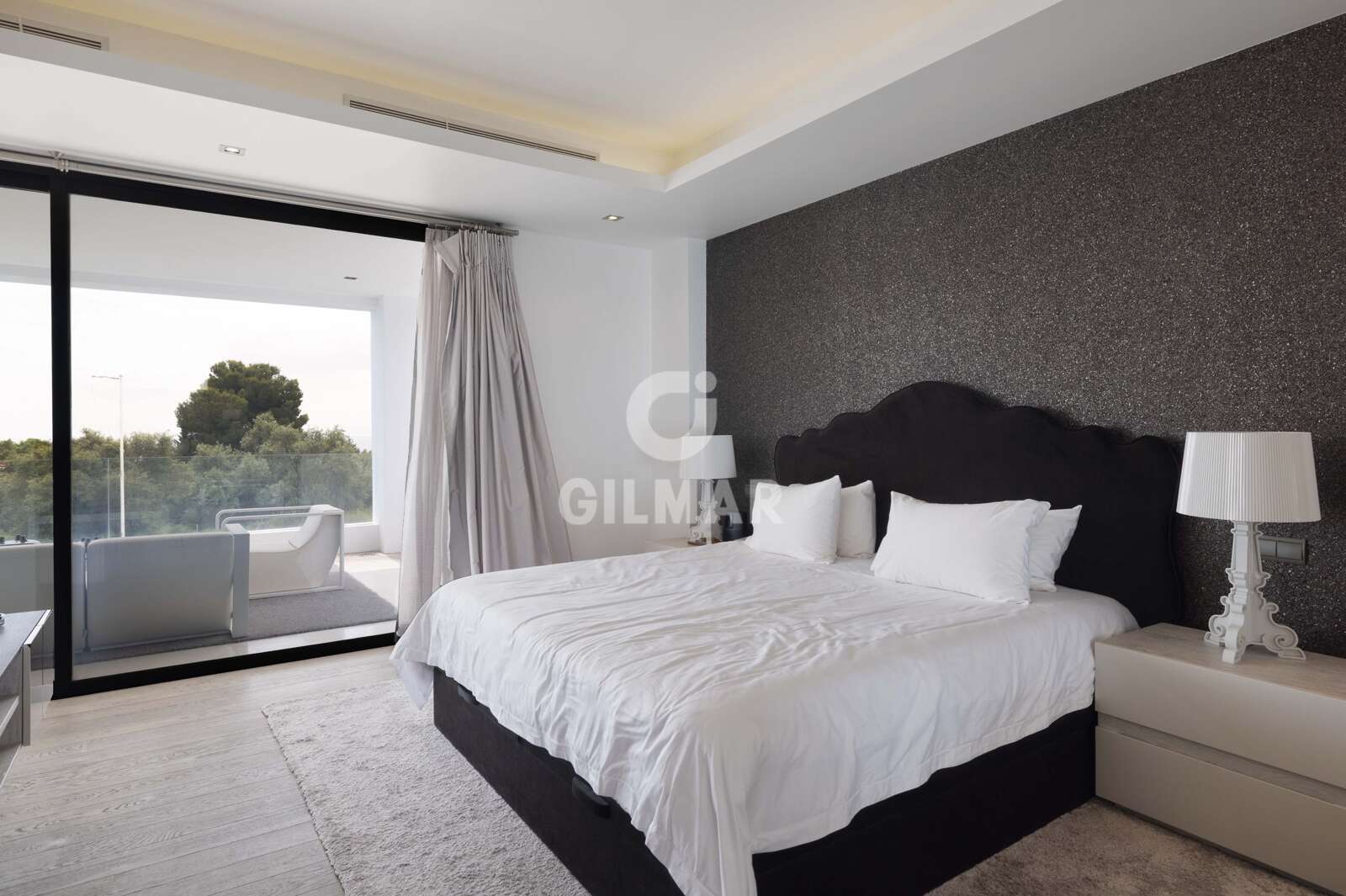 Property slider Gilmar