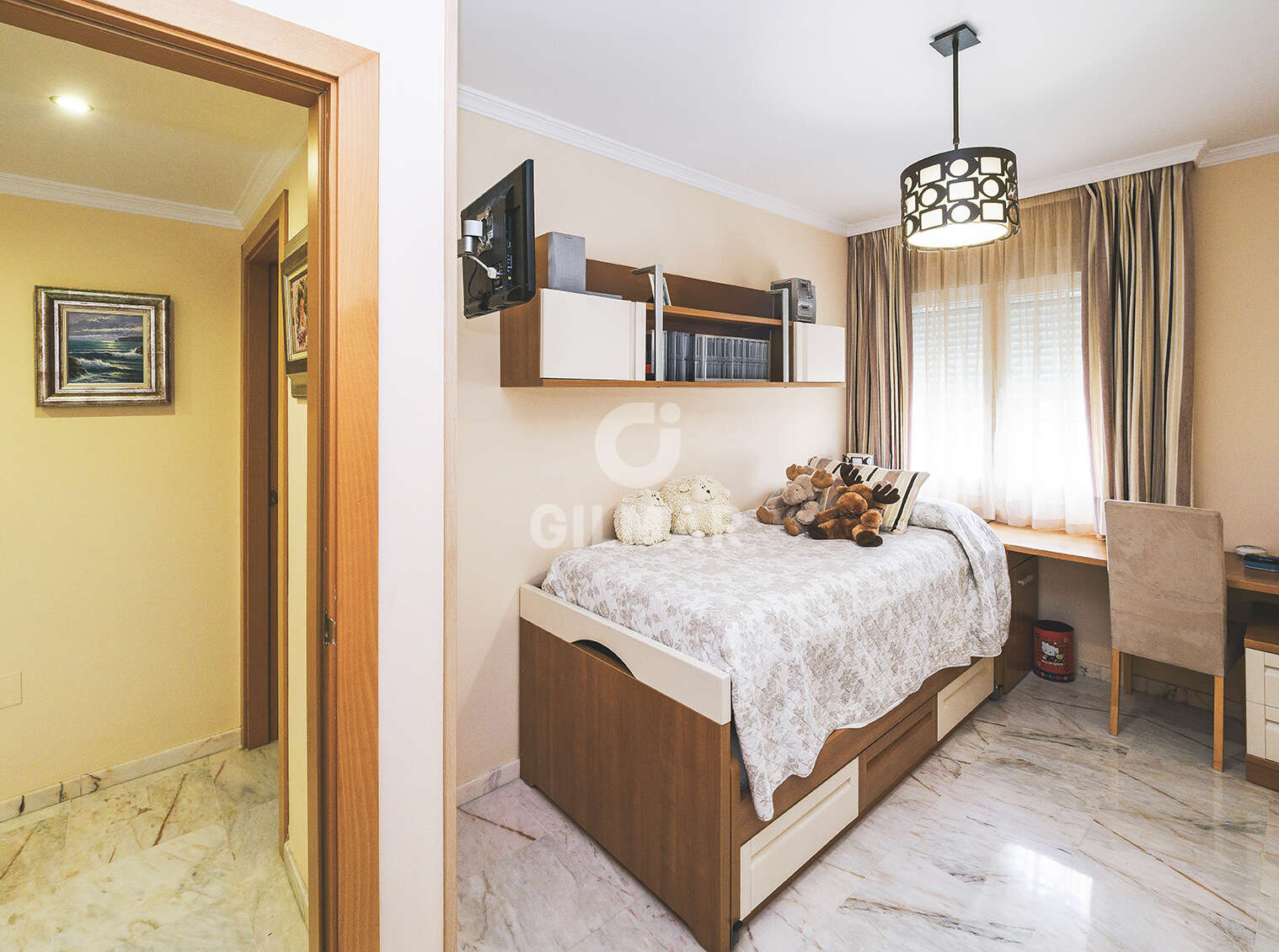 Property slider Gilmar