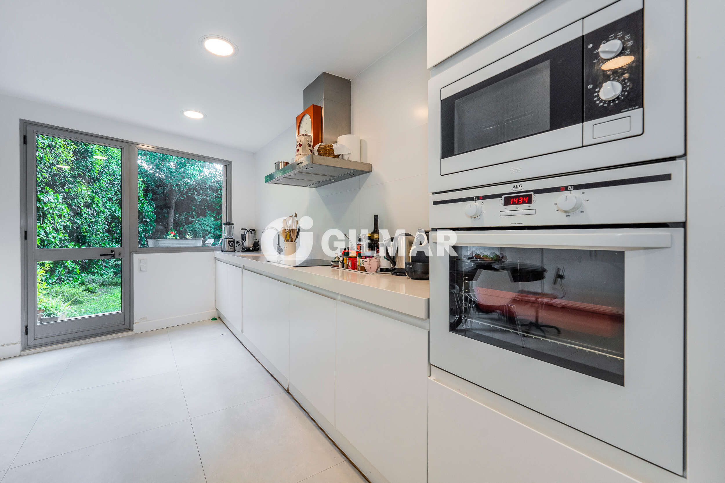 Photo of Semi-detached house