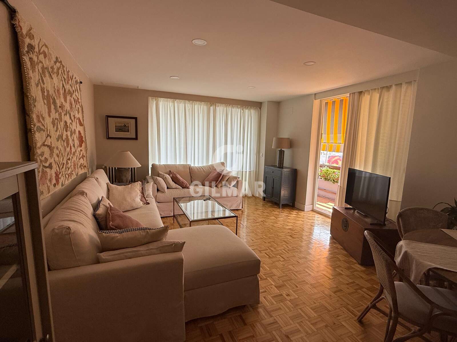 Property slider Gilmar