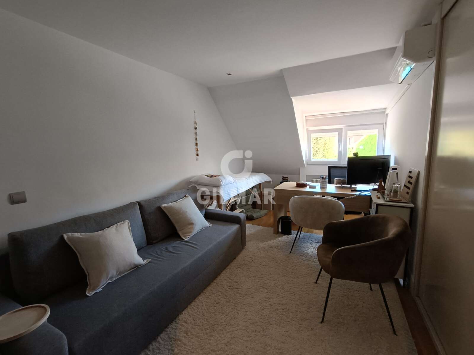 Property slider Gilmar