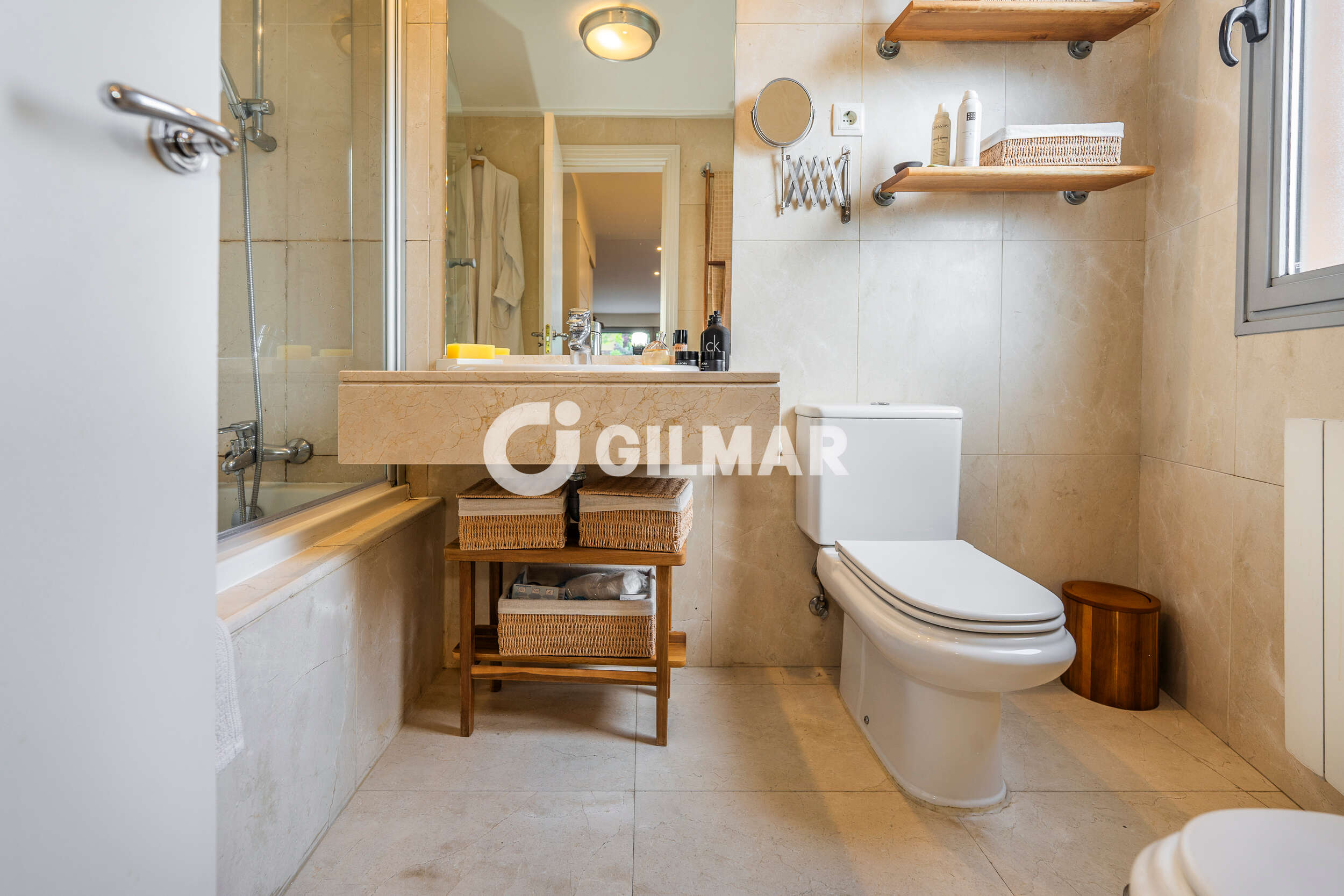 Photo of Semi-detached house