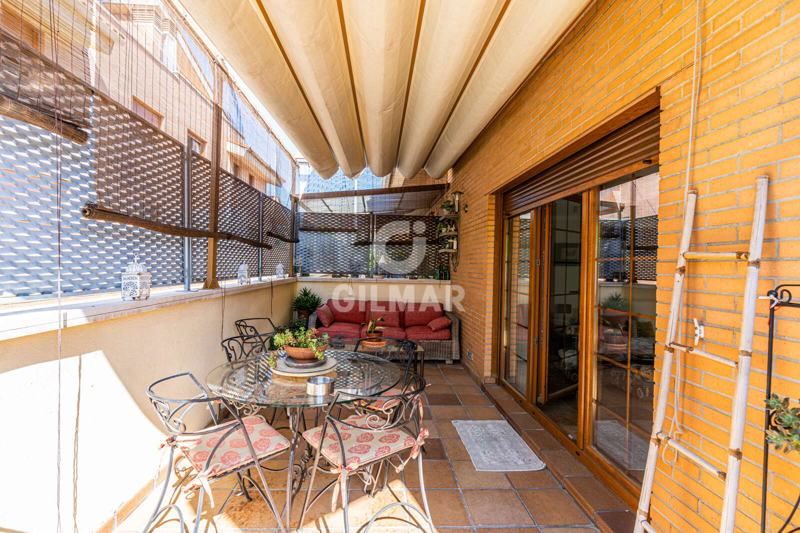 Property slider Gilmar