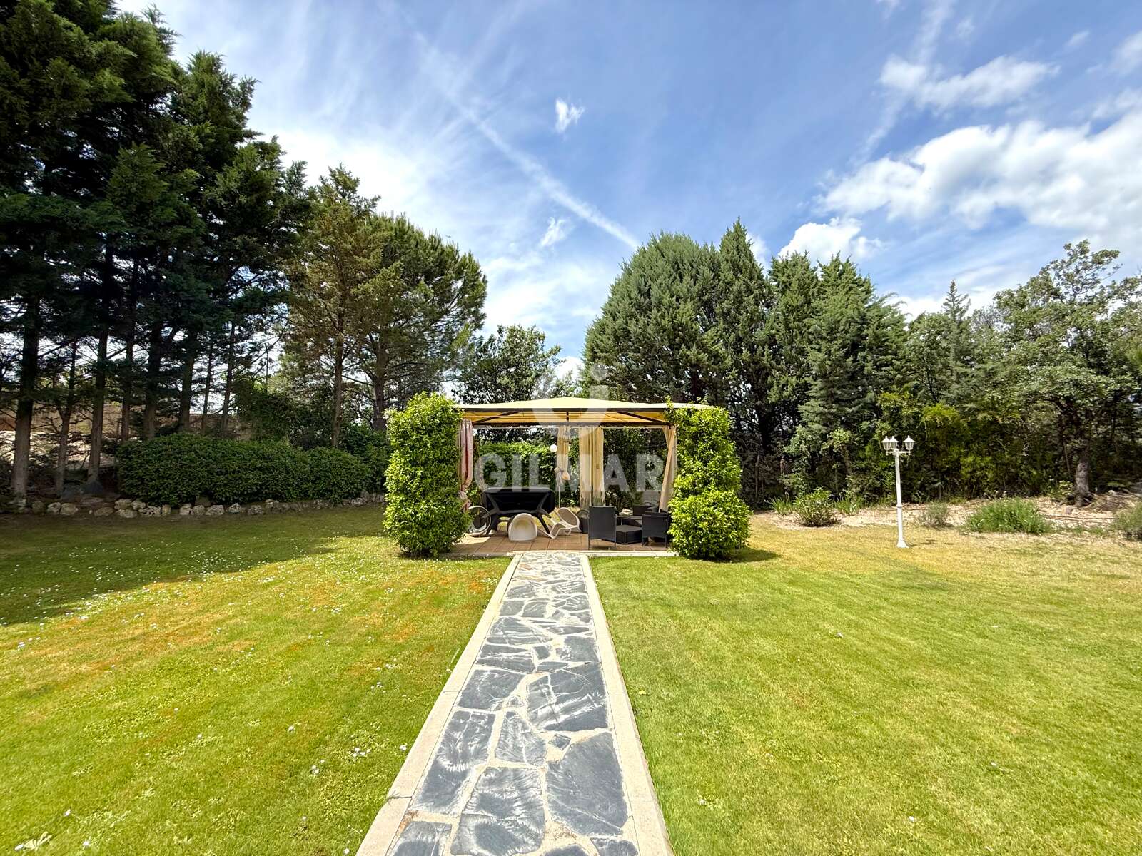 Property slider Gilmar