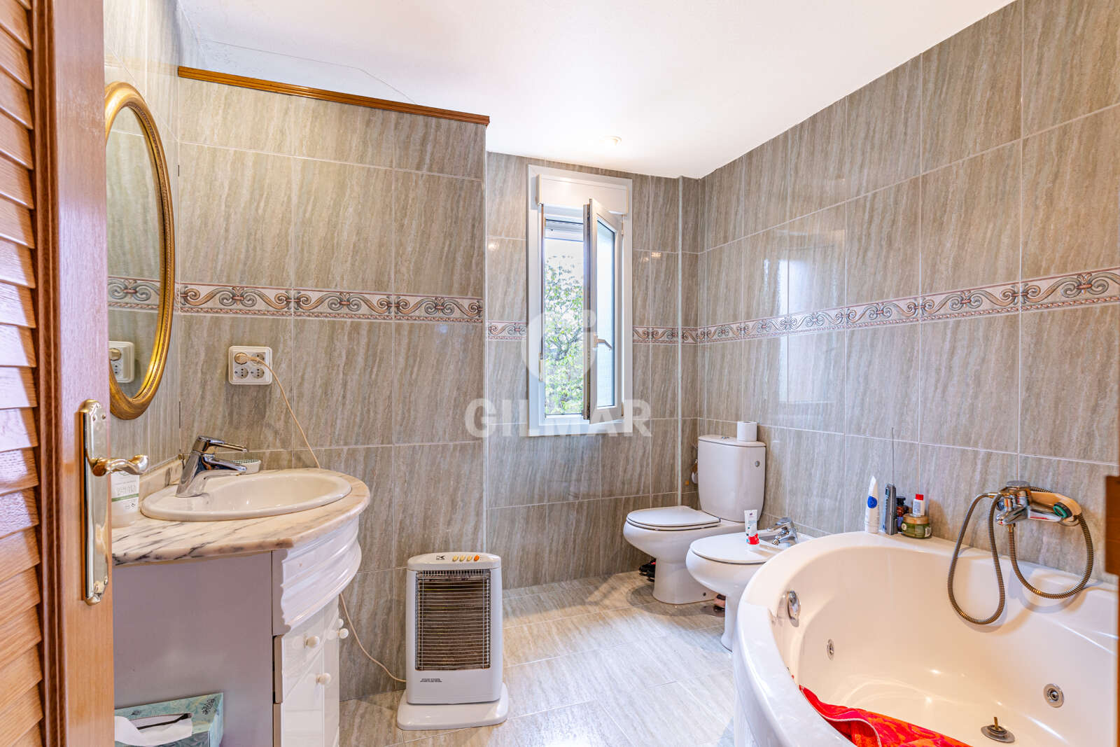 Property slider Gilmar
