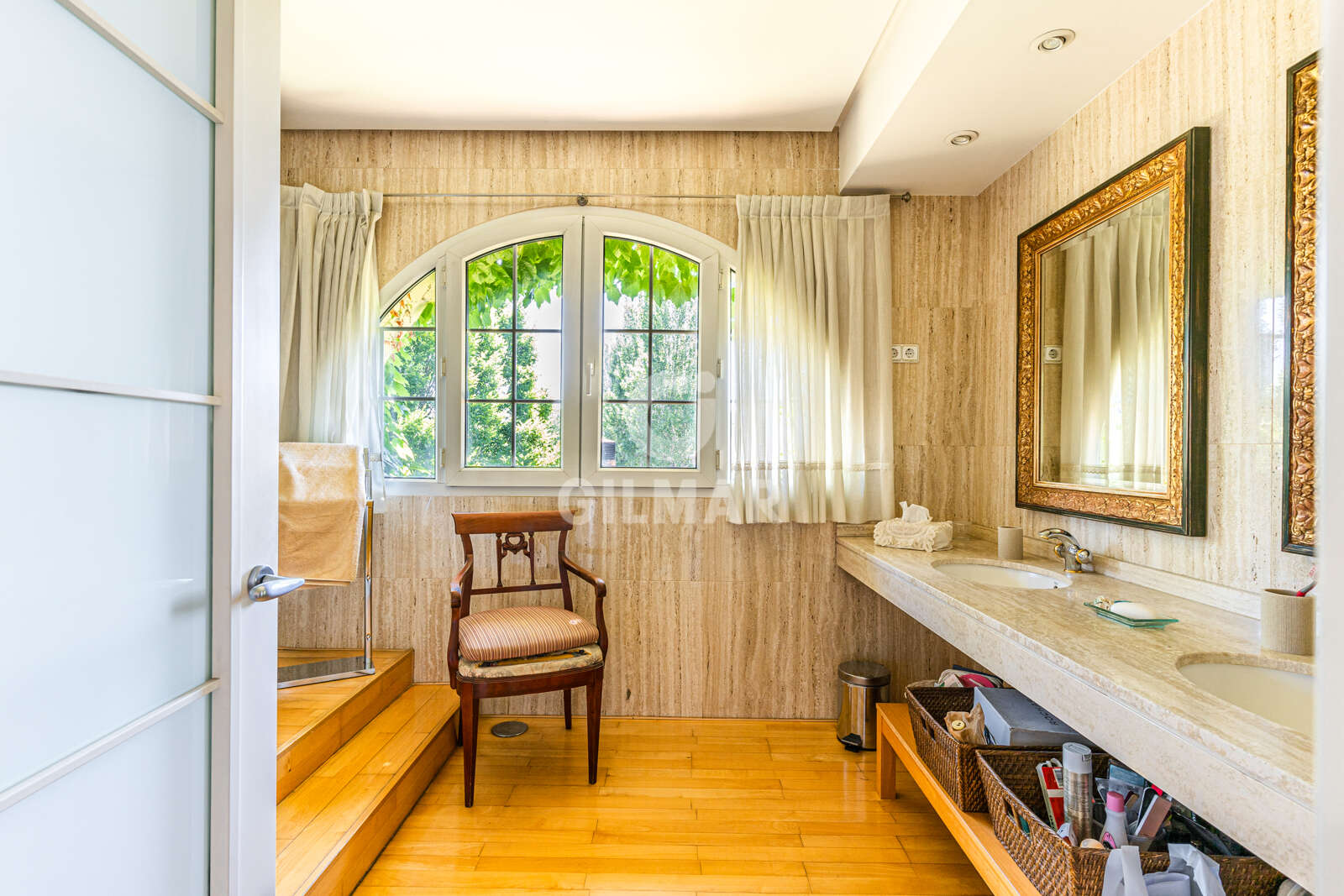 Property slider Gilmar