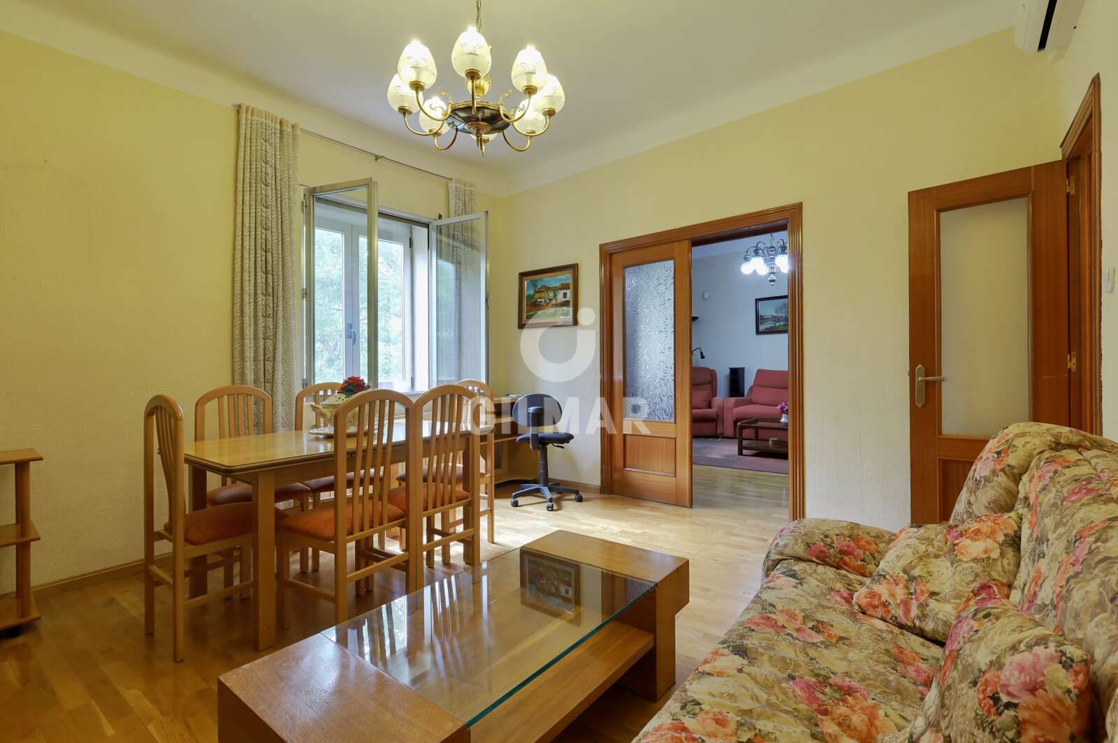 Property slider Gilmar