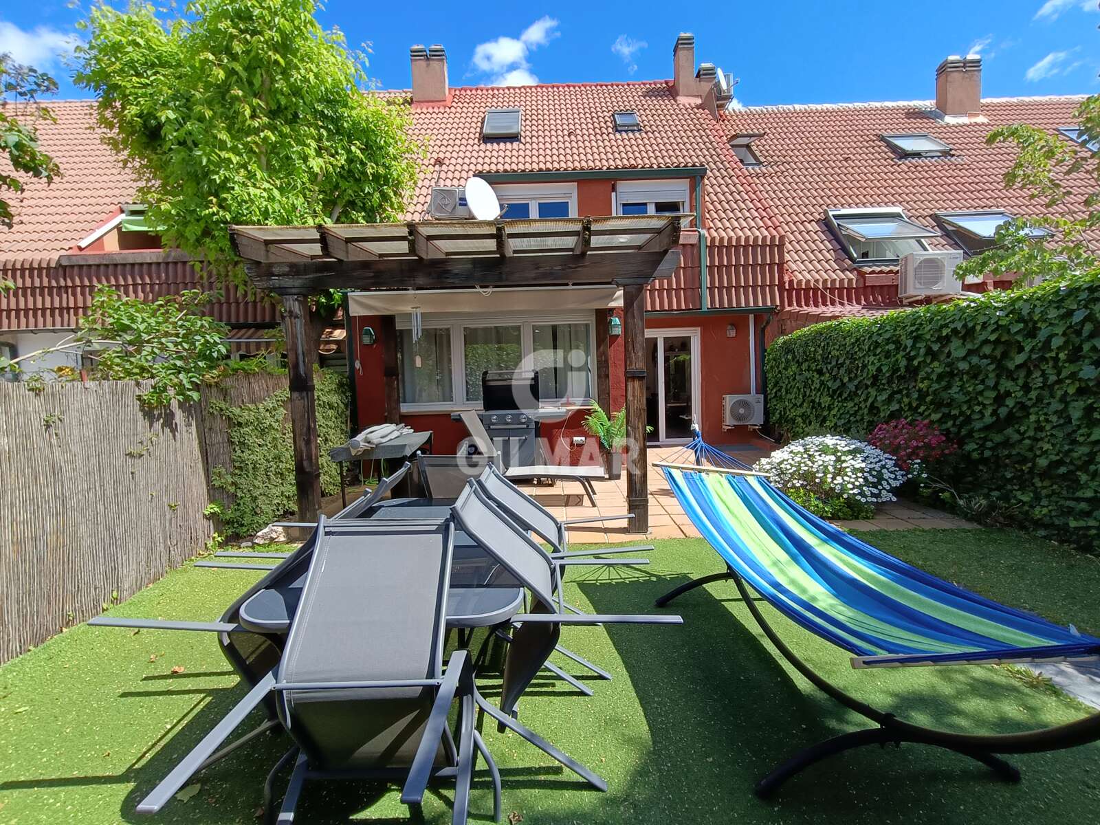 Property slider Gilmar