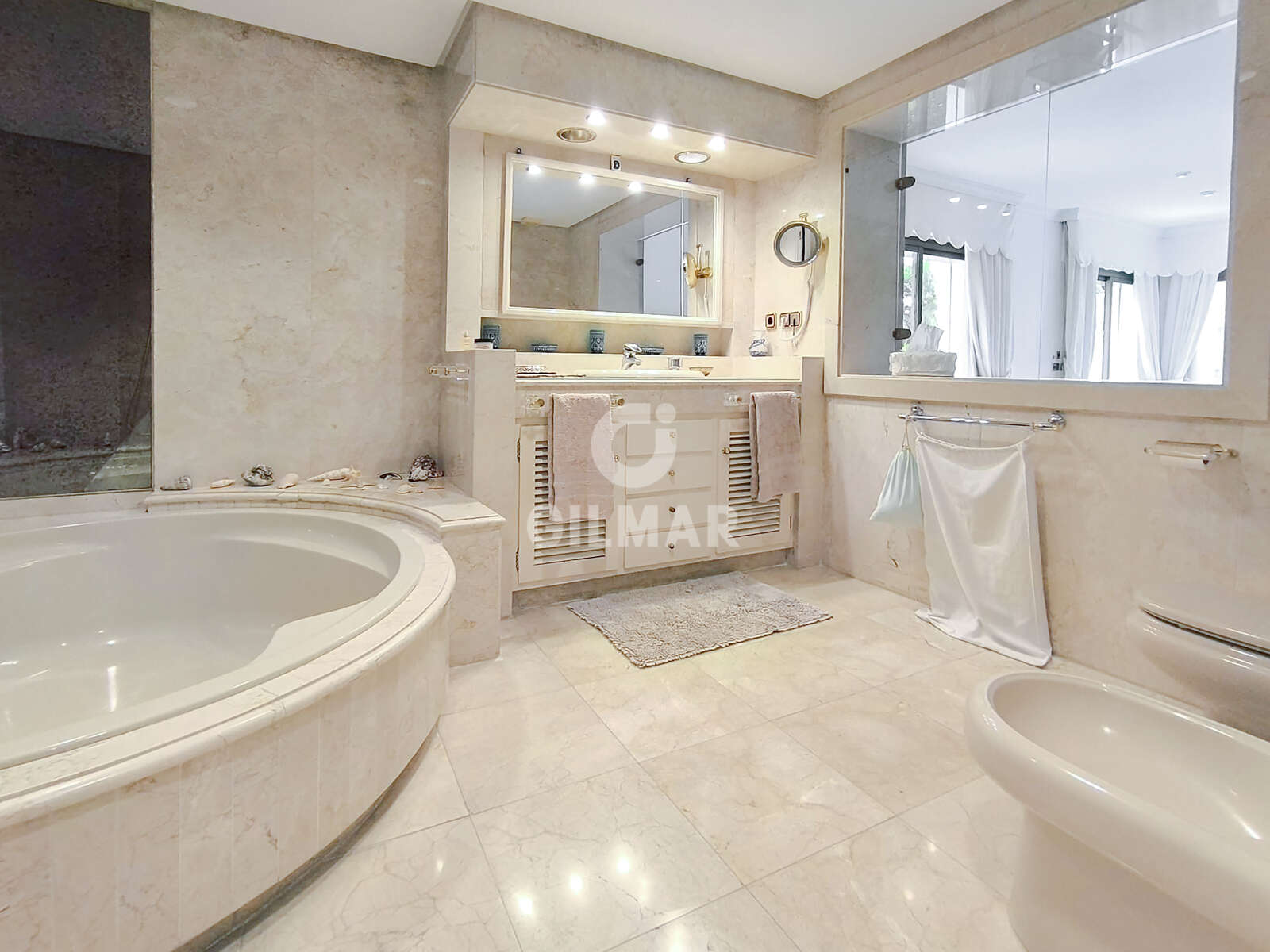 Property slider Gilmar