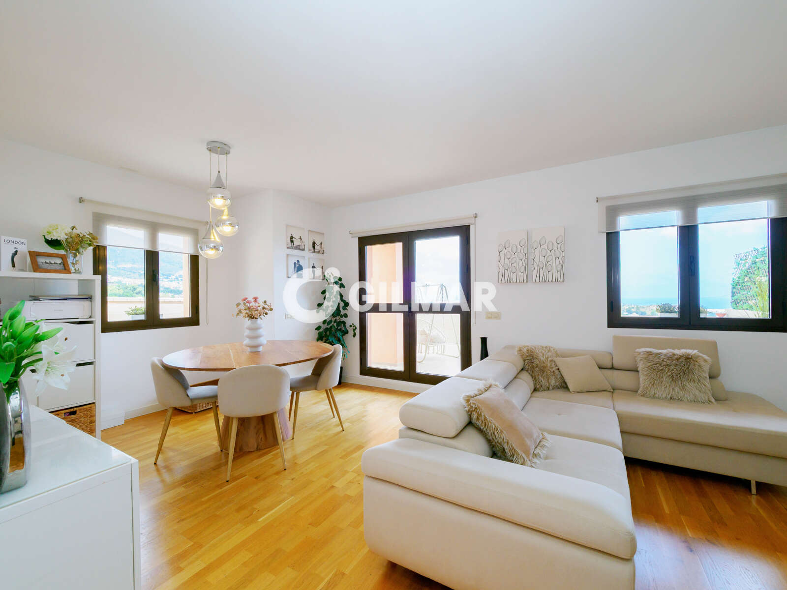 Property slider Gilmar