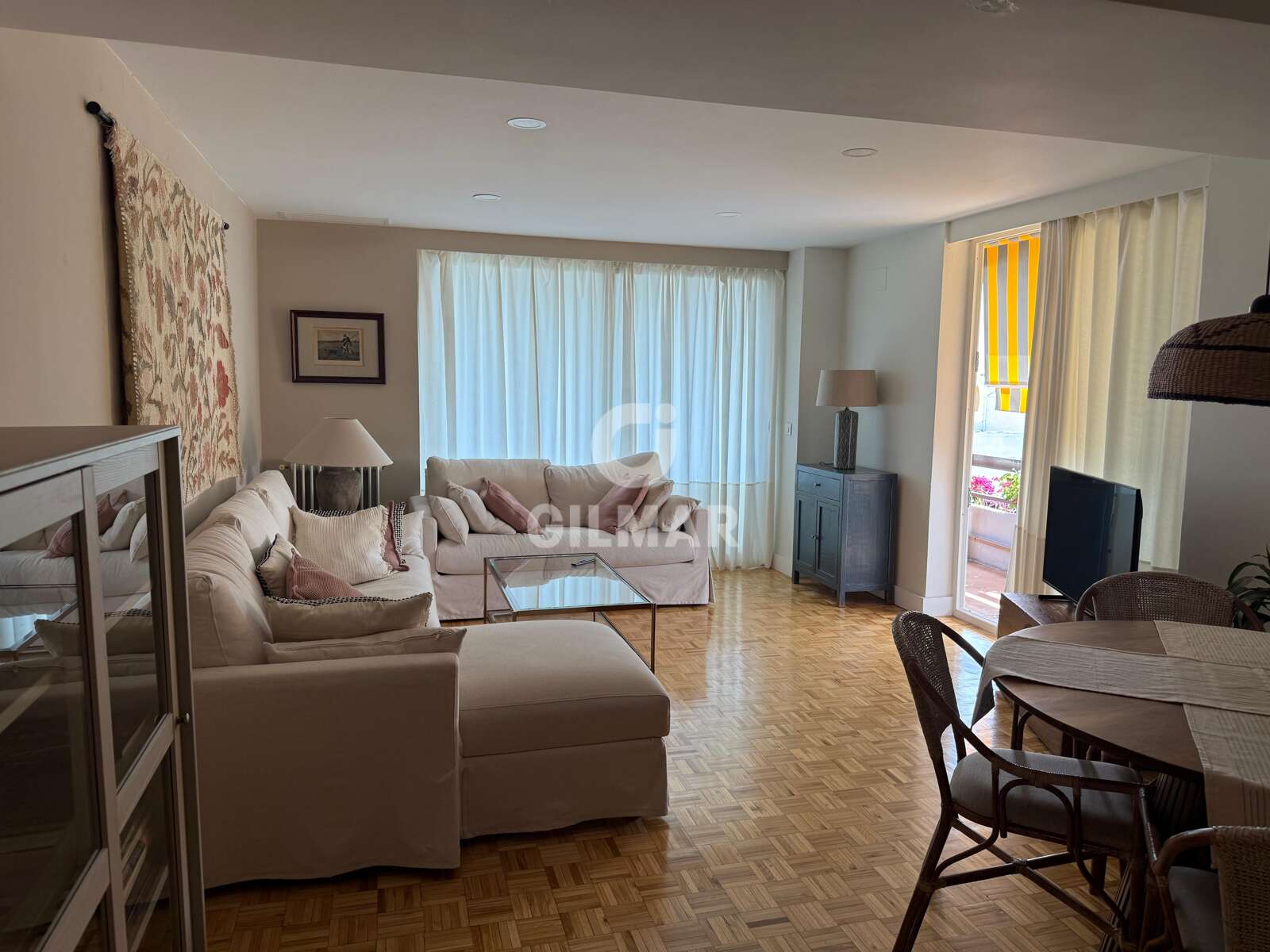 Property slider Gilmar