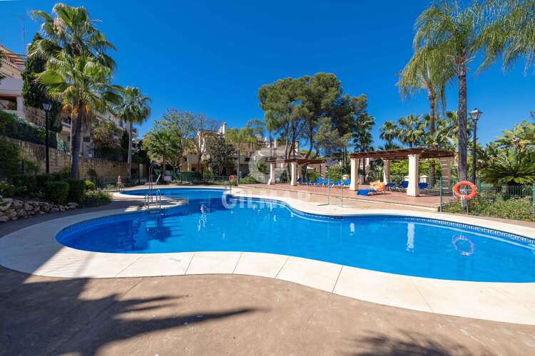 Chalet Adosado en venta en Nueva Andalucía – Málaga | Gilmar
