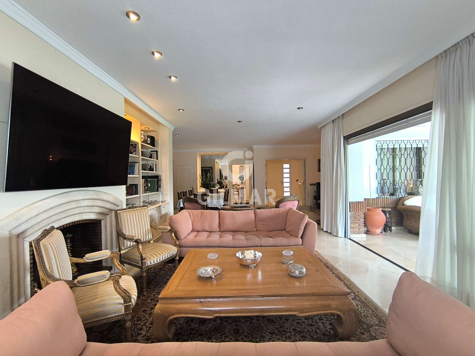 Property slider Gilmar