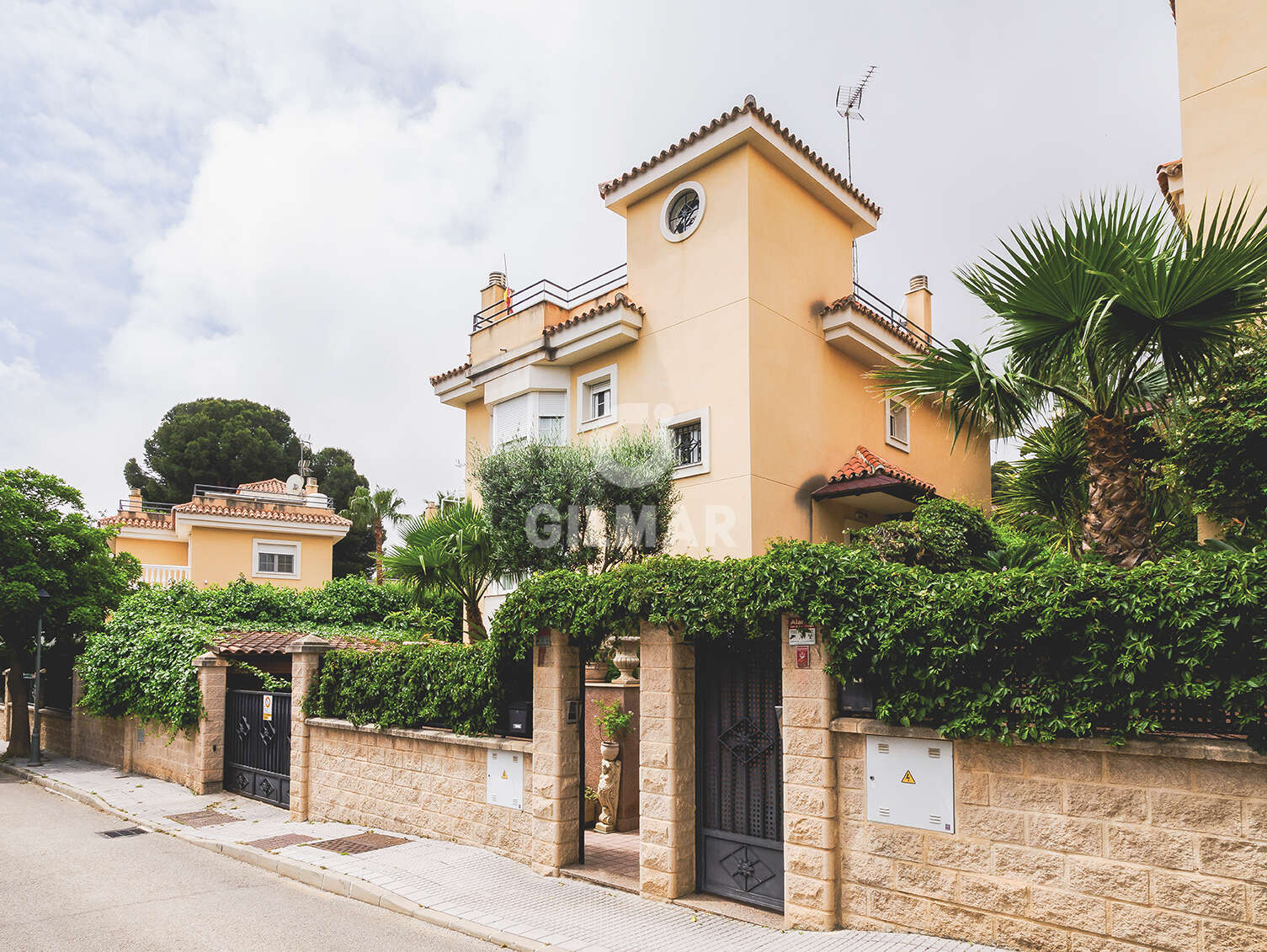 Property slider Gilmar