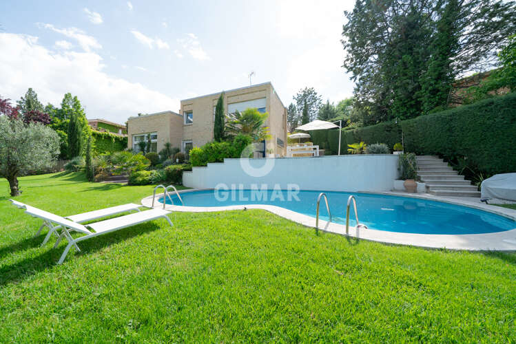 Villa for sale in Santo Domingo – Madrid | Gilmar Consulting