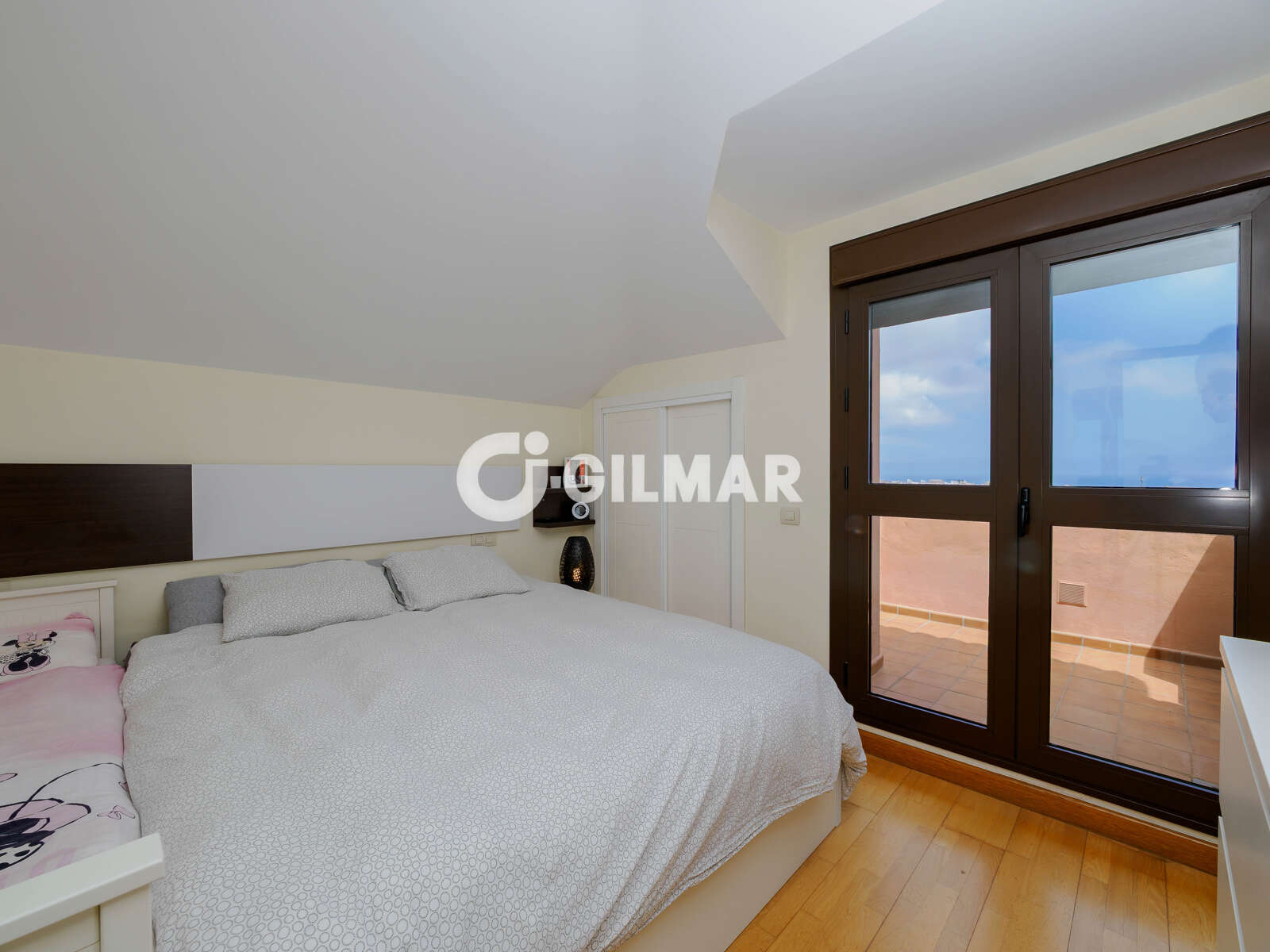 Property slider Gilmar
