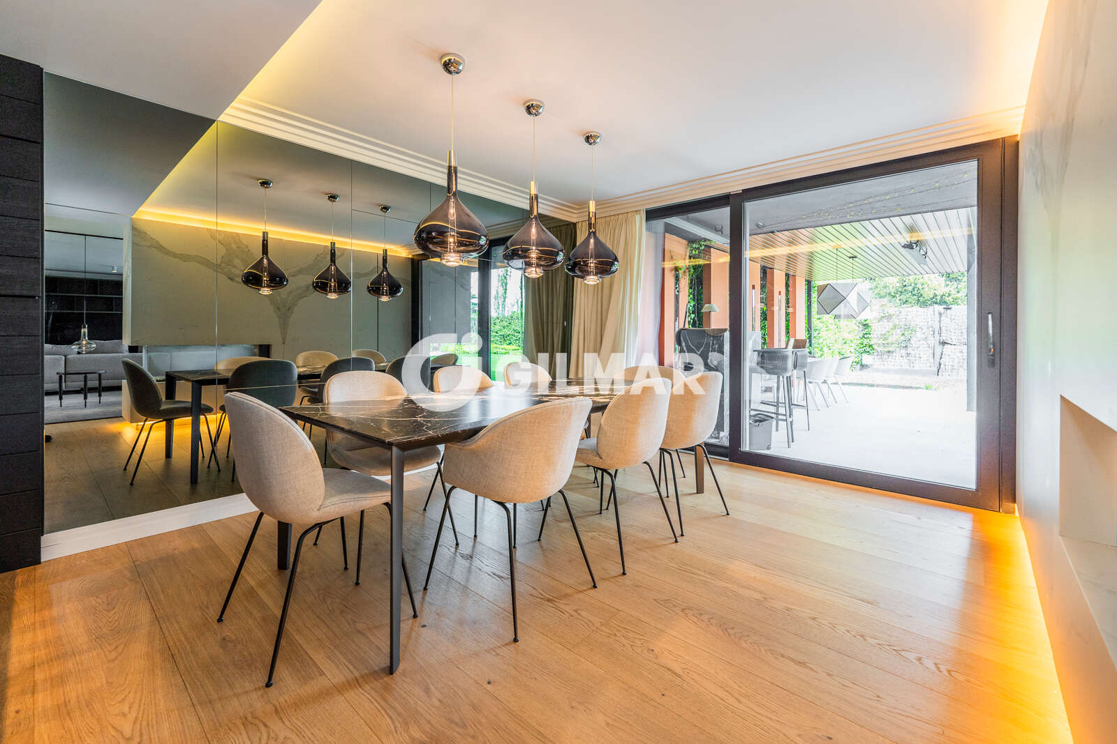 Property slider Gilmar