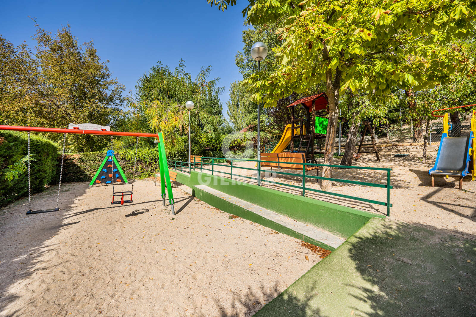 Property slider Gilmar