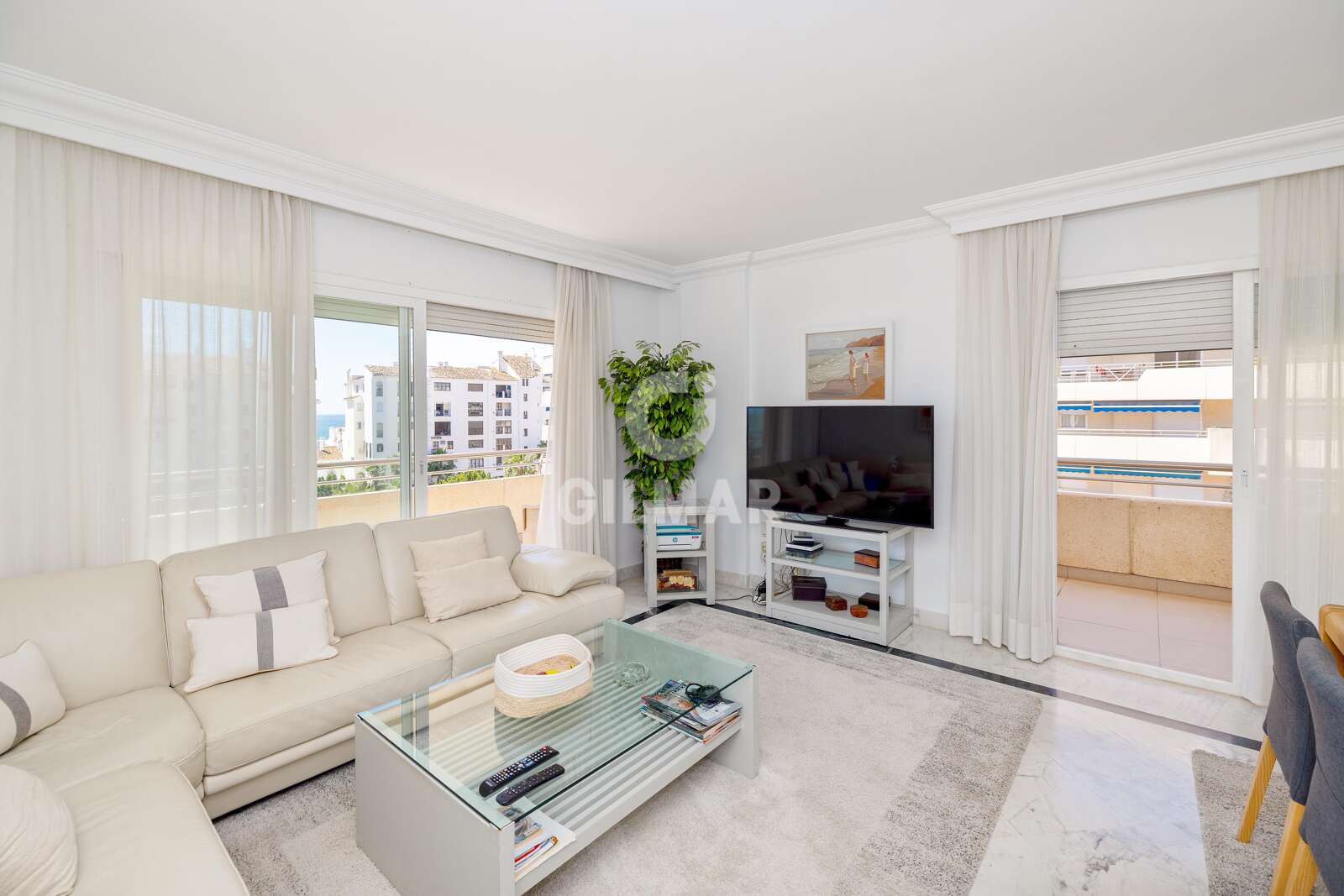 Property slider Gilmar