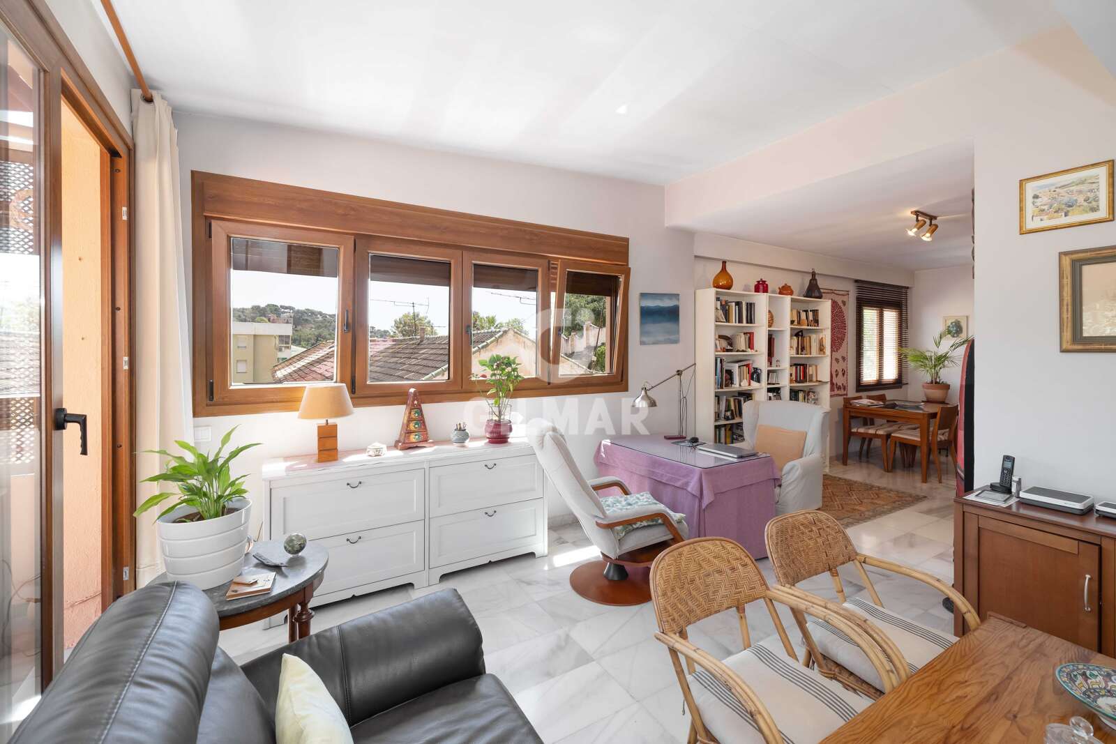 Property slider Gilmar
