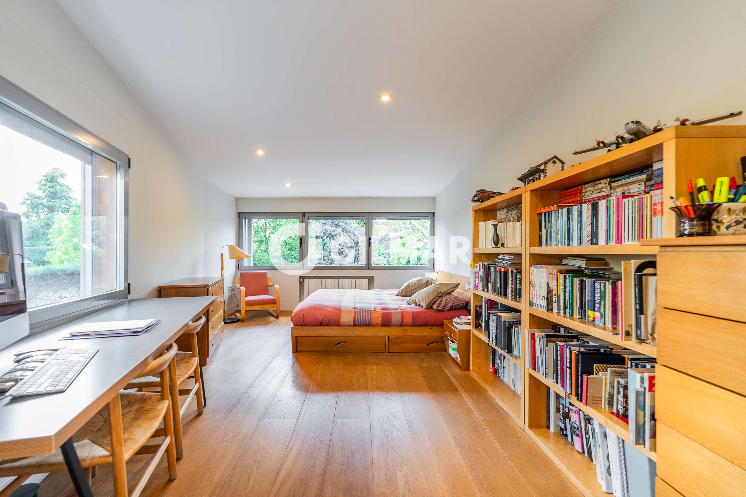 Photo of Semi-detached house
