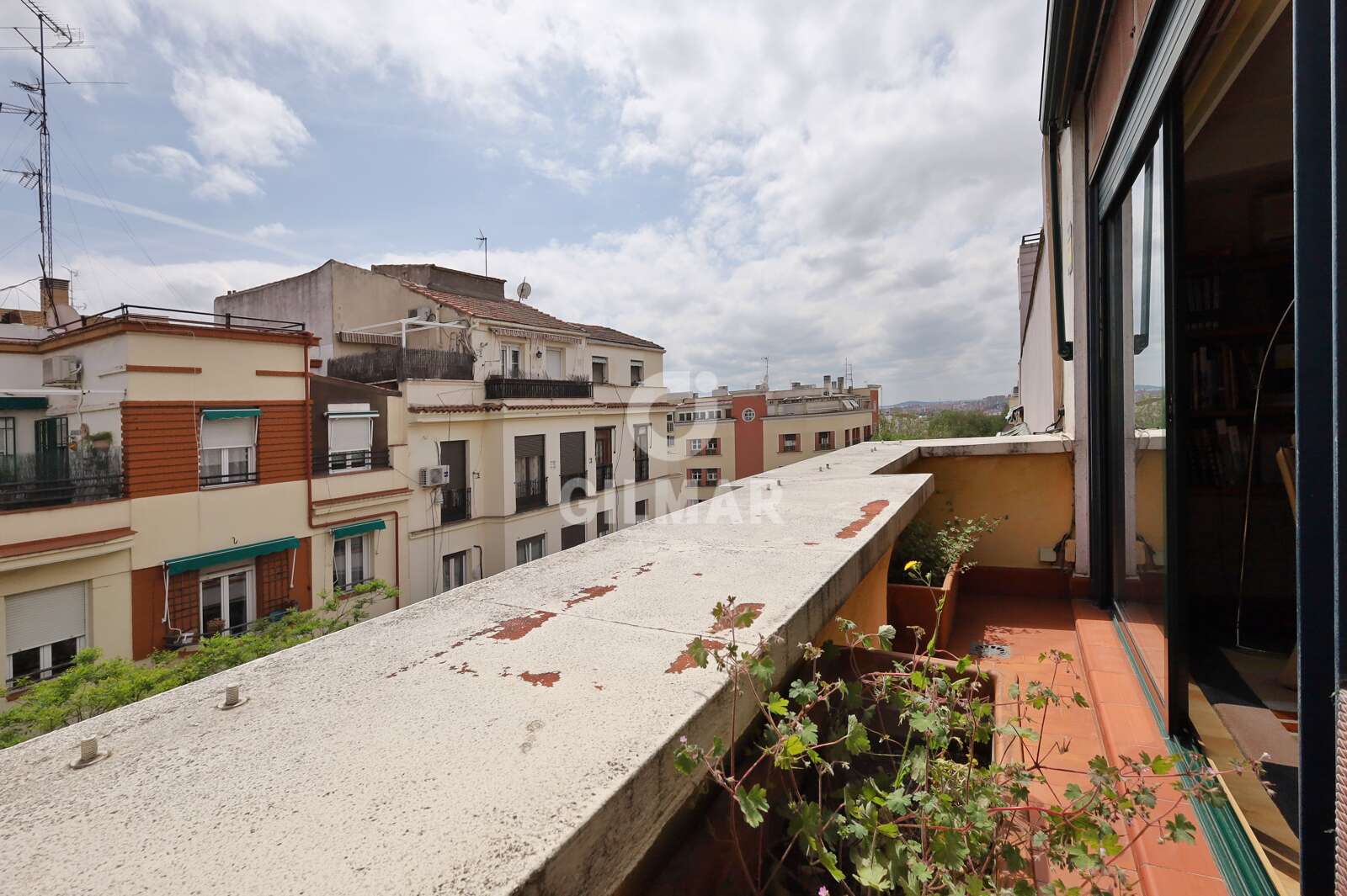 Property slider Gilmar