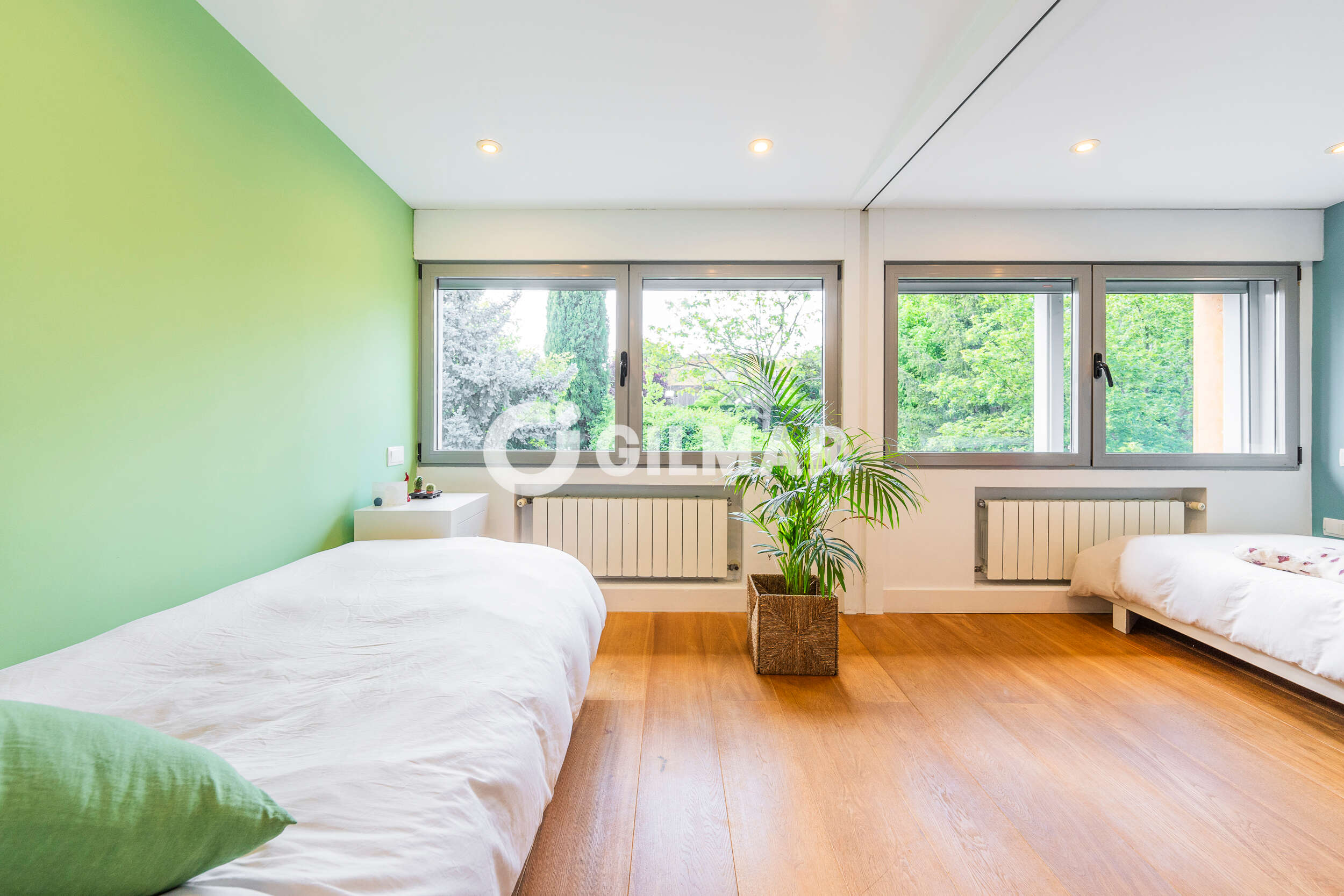 Photo of Semi-detached house
