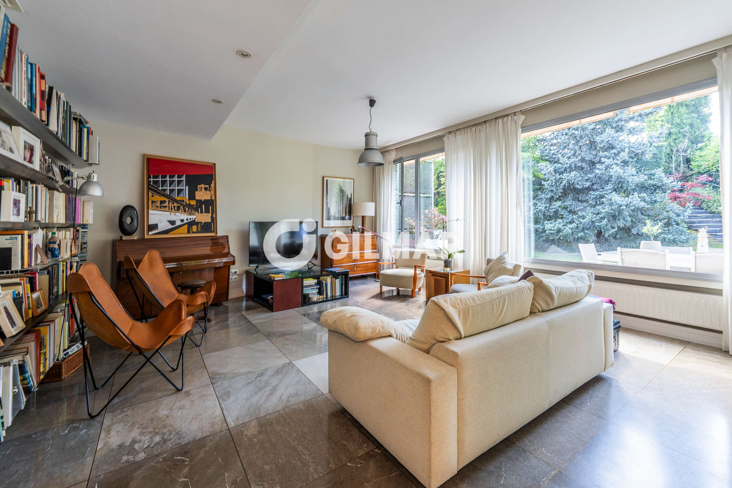 Photo of Semi-detached house