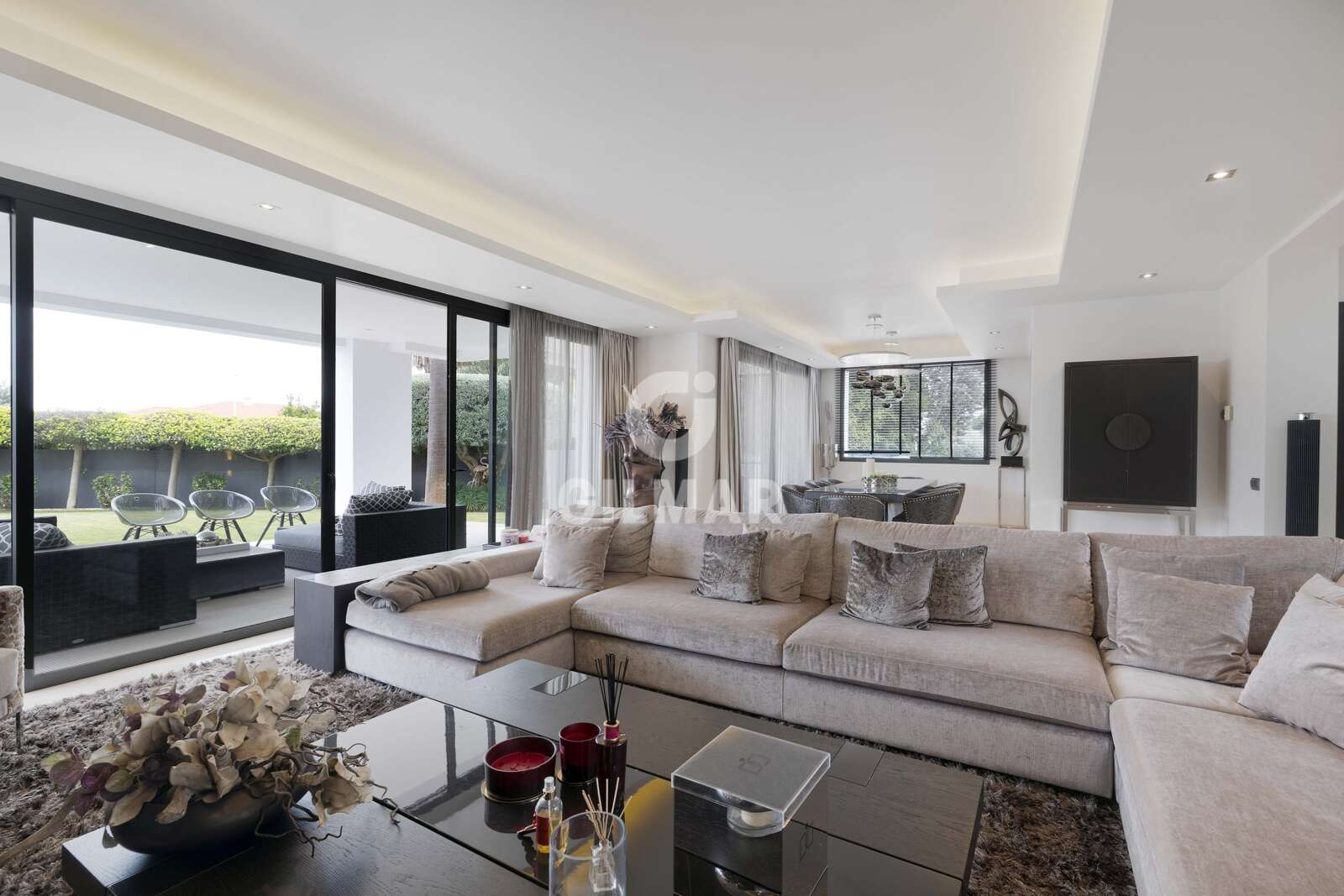 Property slider Gilmar
