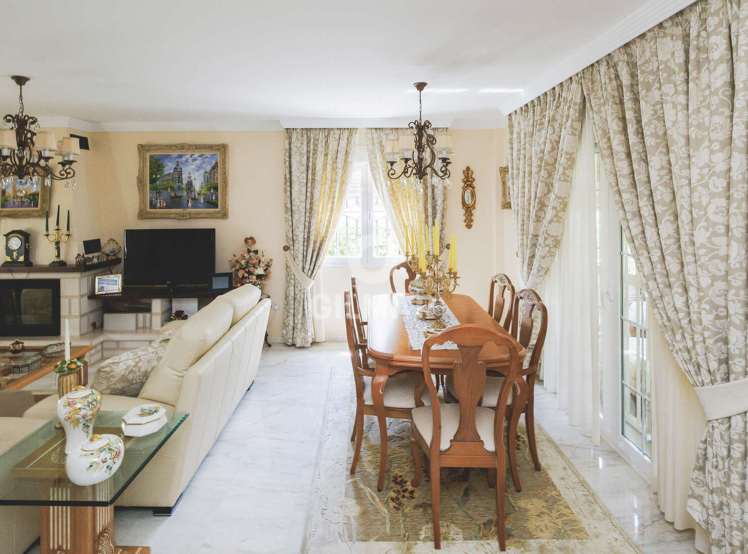 Property slider Gilmar