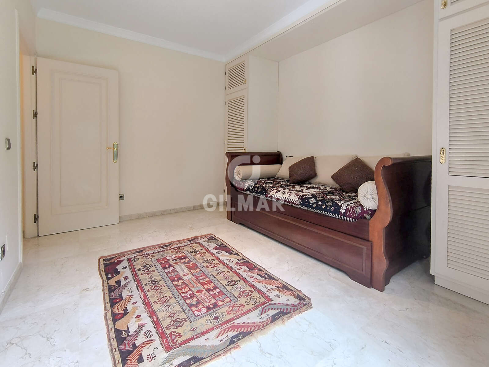 Property slider Gilmar