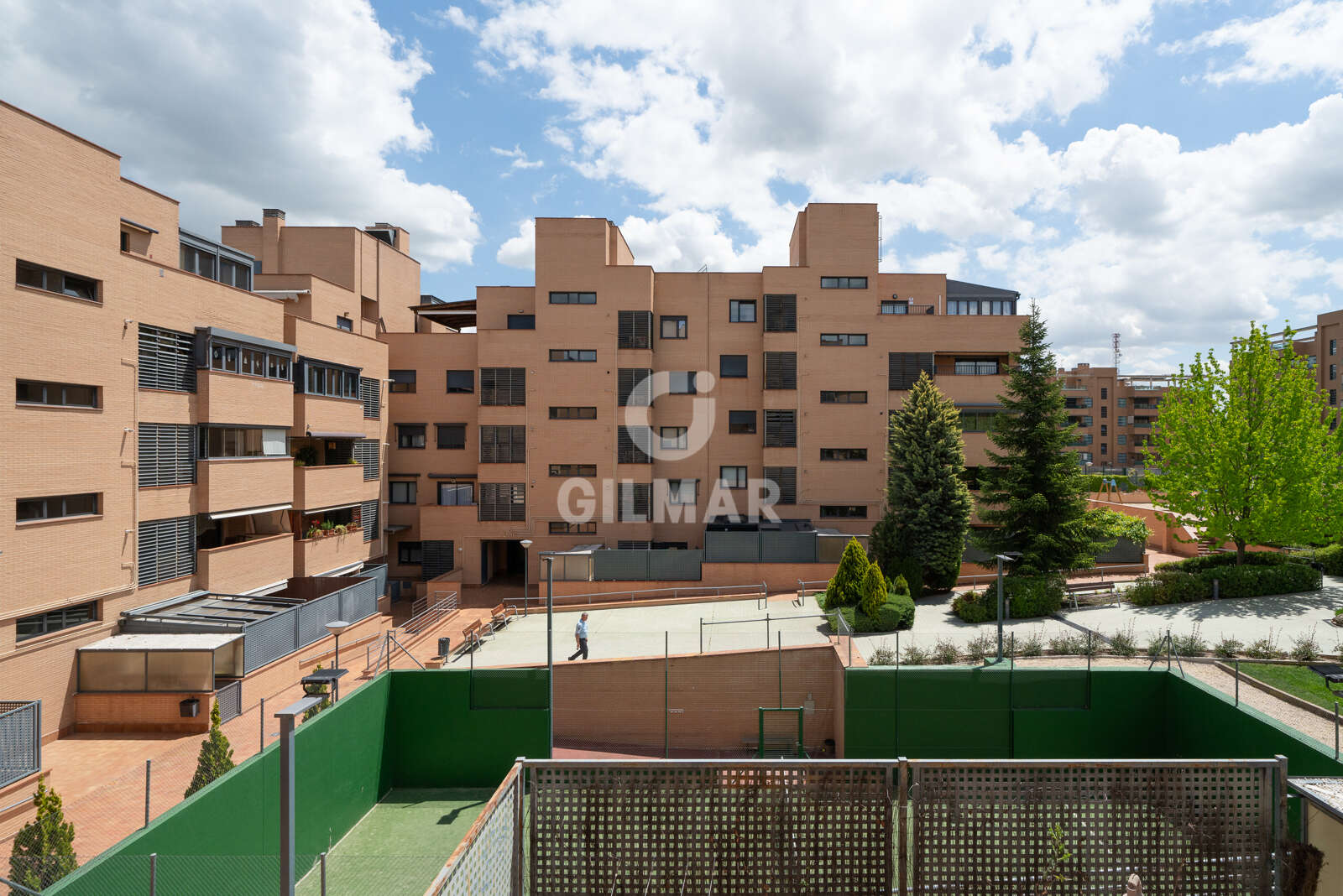 Property slider Gilmar