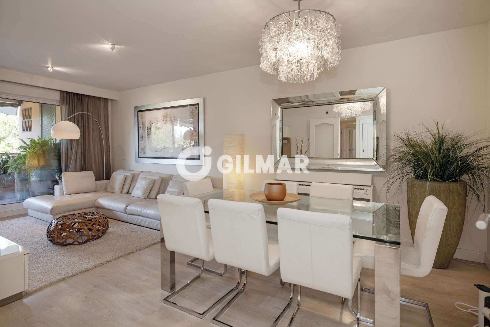 Property slider Gilmar