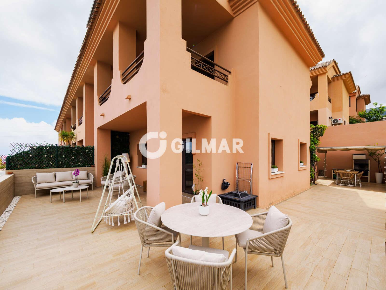 Property slider Gilmar